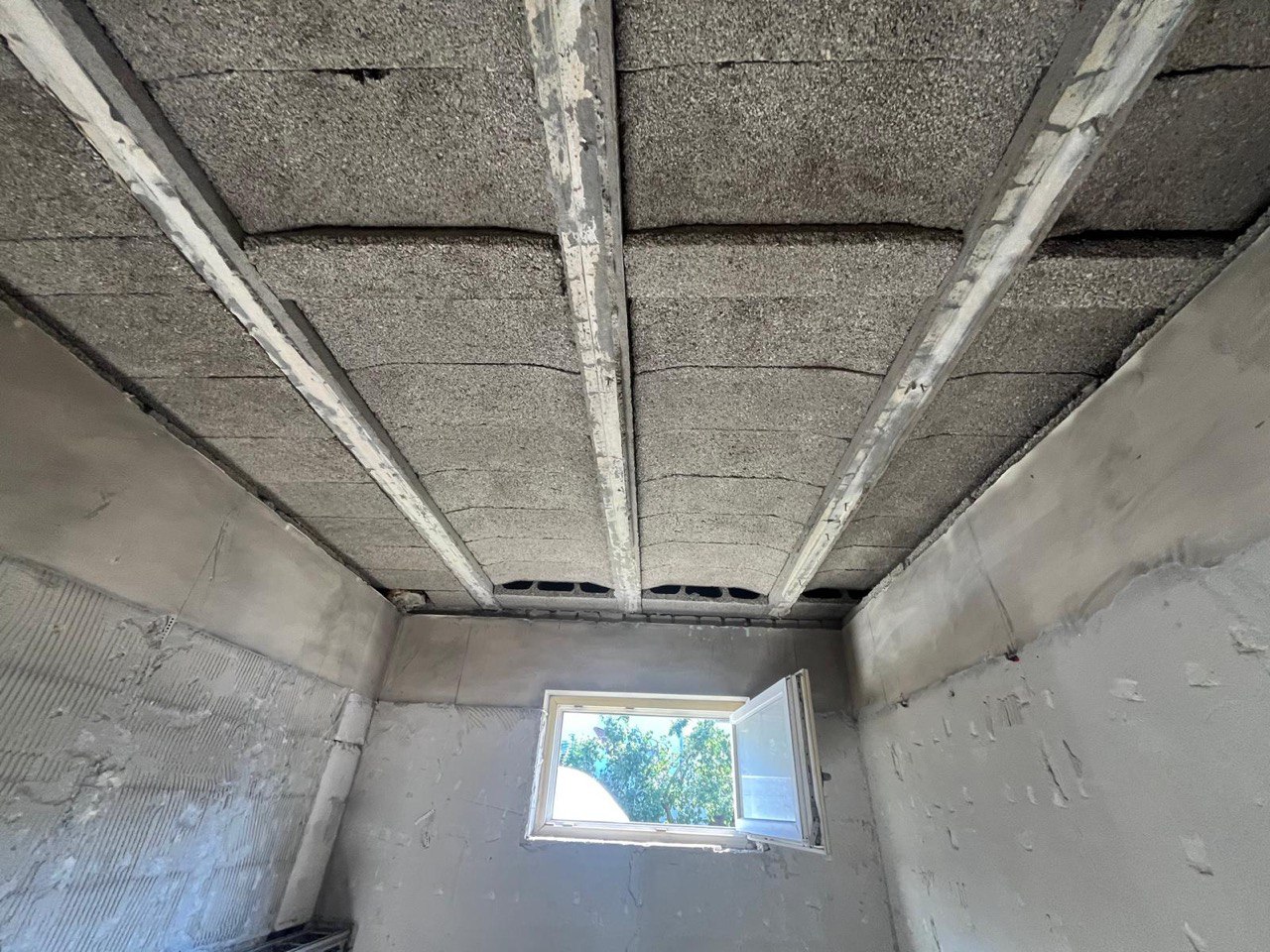 Brandschaden Sandstrahlen Nachher – Saubere Betondecke