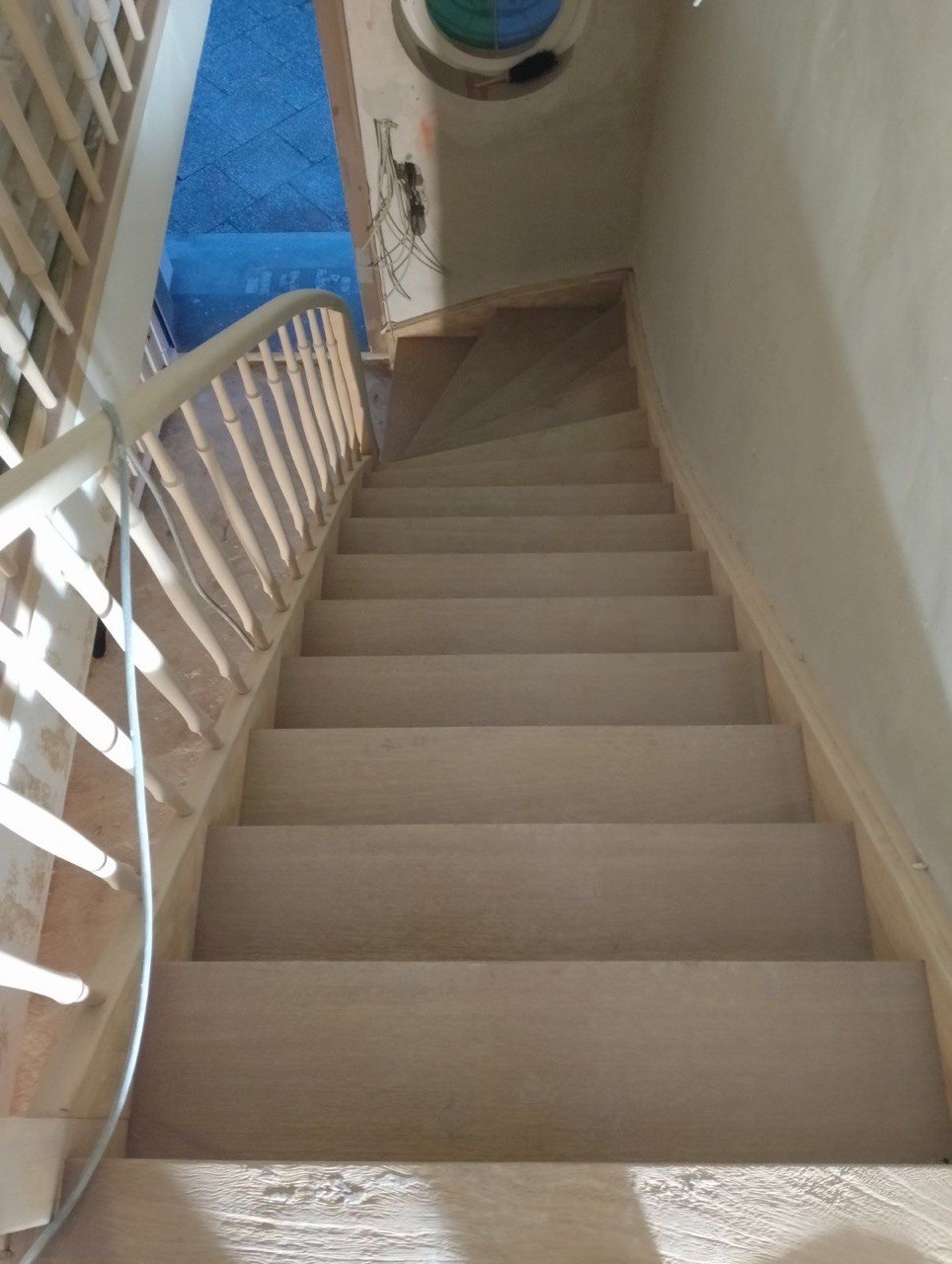 Rundfenster-Treppe Nachher