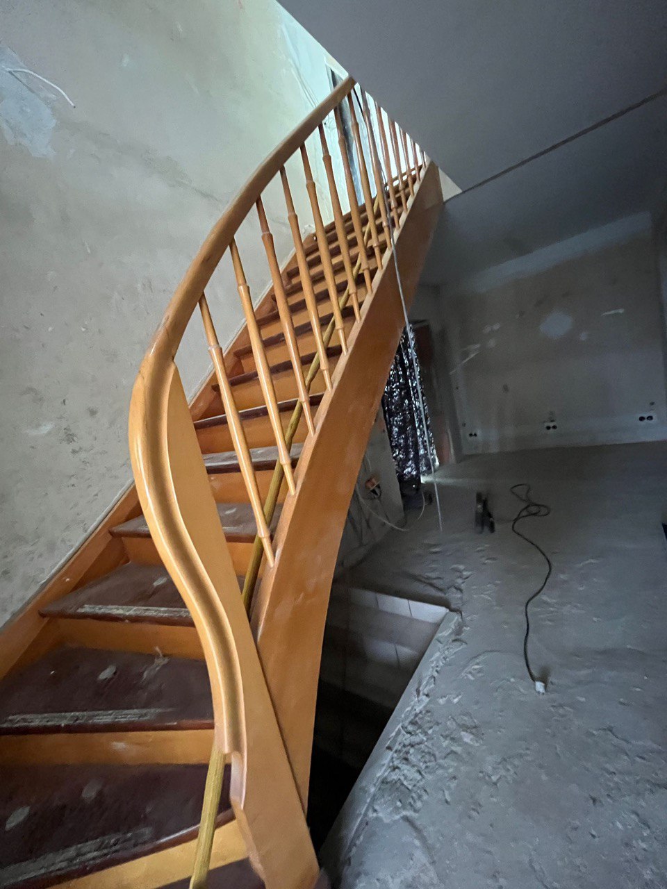 Holztreppe nach Sandstrahlen